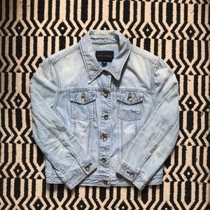 Banana Republic Cropped Light Wash Denim Jacket Size M